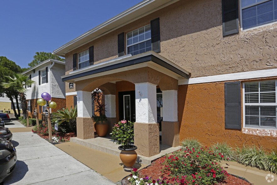 The Commons Apartments Jacksonville, FL Apartment Finder