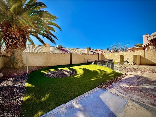 Building Photo - 2033 Riderwood Ave