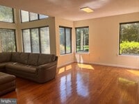 Building Photo - 80 Sayre Dr