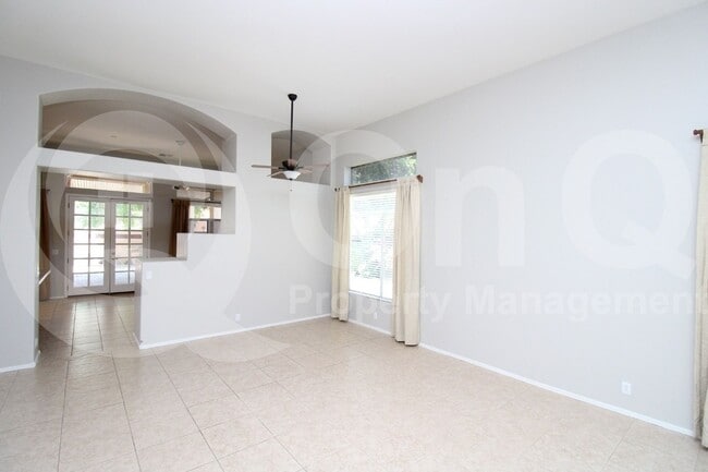 Building Photo - 5997 W Aurora Dr