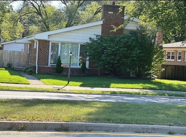 Primary Photo - 8707 Crawford Ave