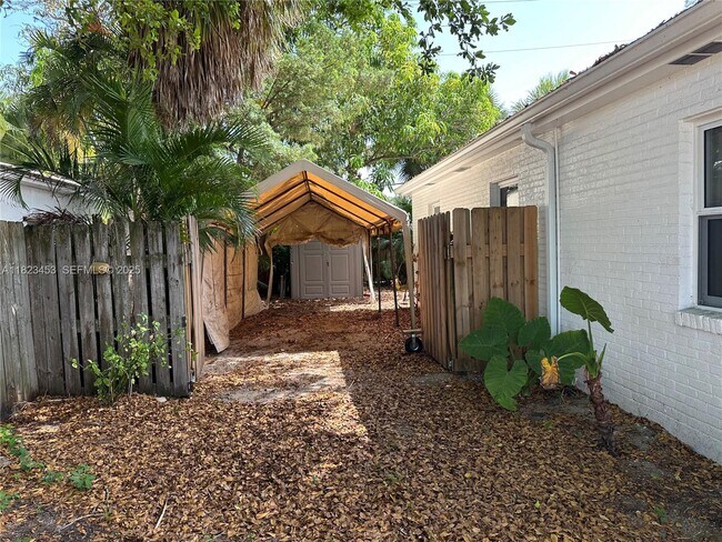 Building Photo - 201 E 28th St