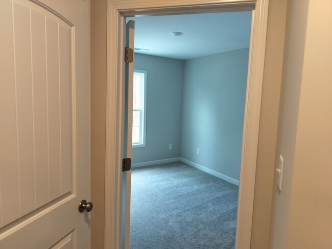 Building Photo - Hidden Gen 2