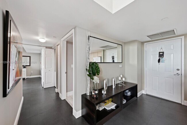 Building Photo - 3000 Coral Wy