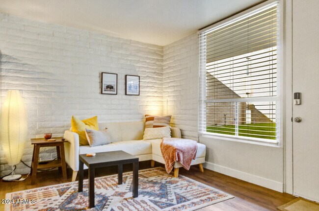 Building Photo - 3737 E Turney Ave