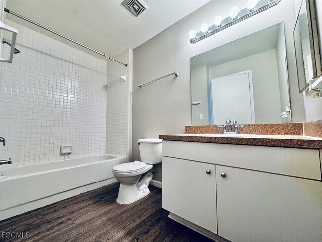 Building Photo - 3407 Winkler Ave