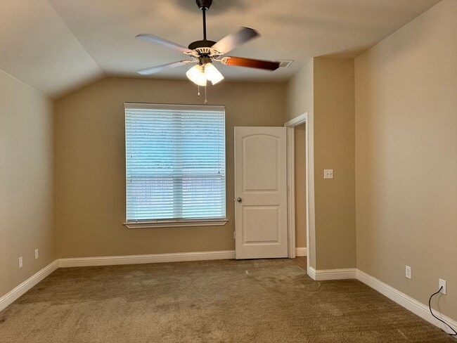 Building Photo - 6020 Grace Ave