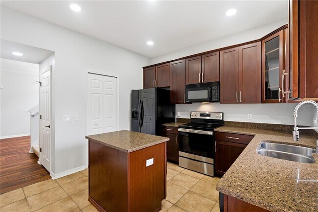 Building Photo - 6364 Lake Smith Cir