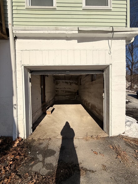 Building Photo - 187 Beach St