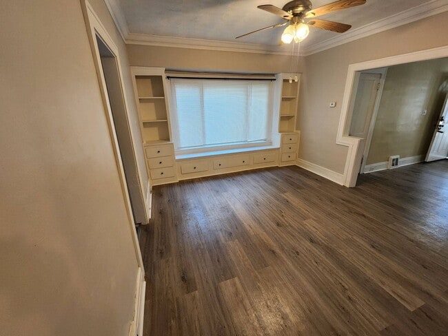 Building Photo - 15816 Grovewood Ave