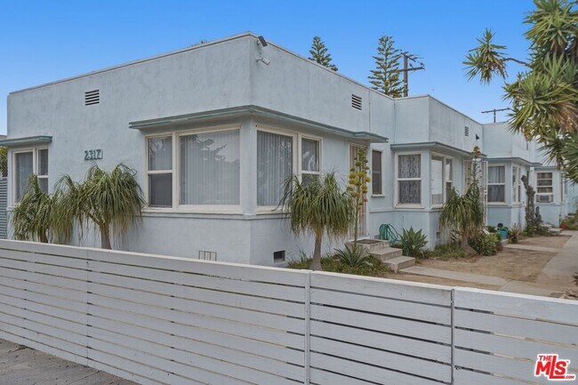 Building Photo - 2317 Ocean Park Blvd
