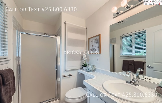 Building Photo - Inviting Bothell Home: Your Sanctuary with...