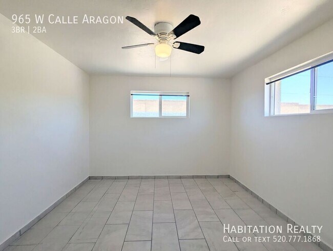Building Photo - 965 W Calle Aragon