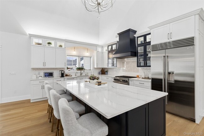 Building Photo - 47 Old Riverhead Rd