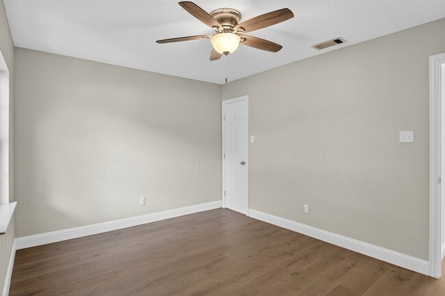 Building Photo - 4806 W University Blvd