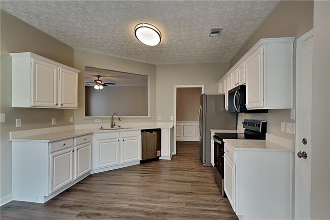 Building Photo - 263 Colony Center Dr