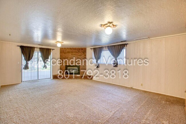 Building Photo - 706 Buzianis Way