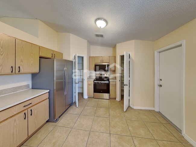 Building Photo - 375 Regal Downs Cir