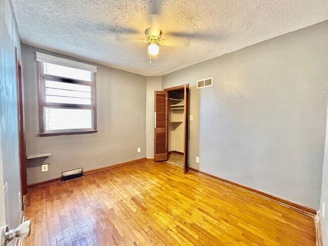 Building Photo - 3810-3812 Central St.