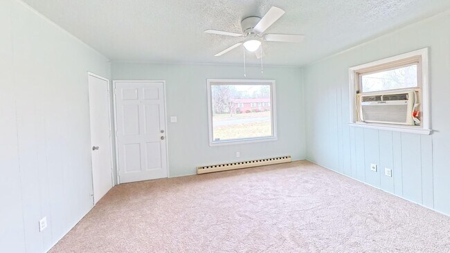 Building Photo - 3695 Weyland Dr