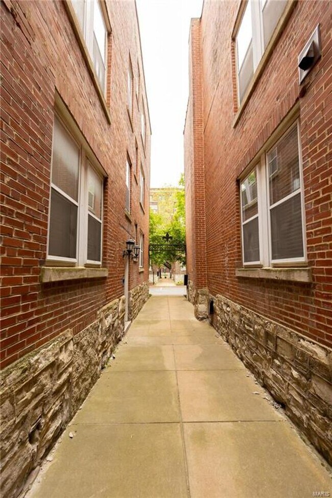 Building Photo - 5350 Pershing Ave