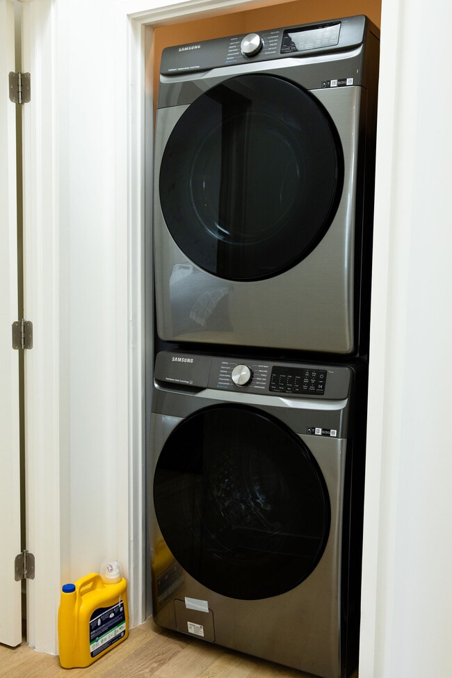 Building Photo - 507 S Park Dr