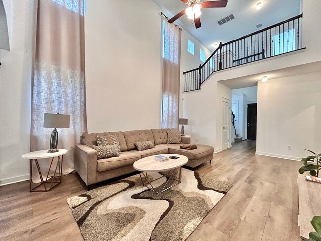 Building Photo - Inviting 4-Bed, 2.5-Bath Home with High Ceilings and Covered Deck