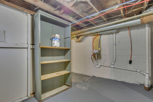 Building Photo - 807-809 E Deshler Ave