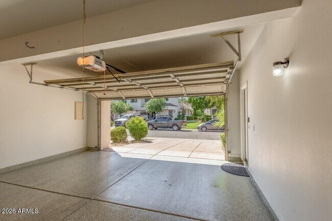 Building Photo - 7222 E Gainey Ranch Rd