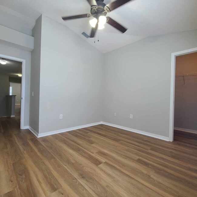 Building Photo - 6733 Lake Rochester Ln
