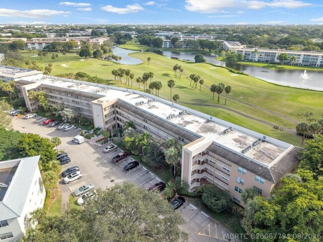 Building Photo - 3003 Portofino Isle