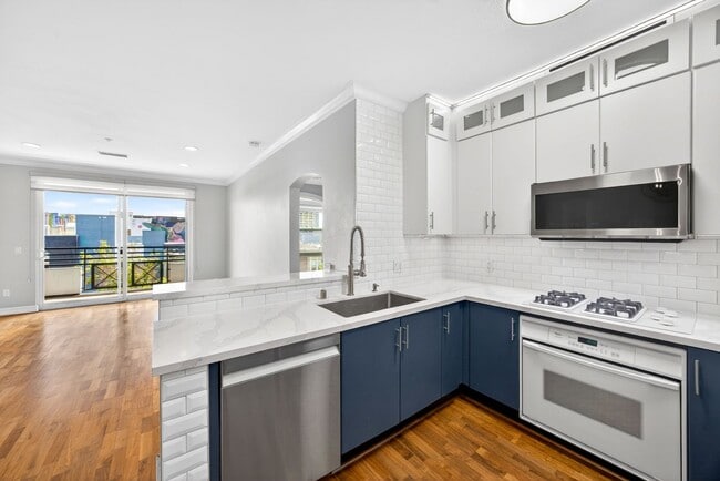 Building Photo - Luxury Downtown San Diego Condo | 2BR/2BA at Park Blvd West – $3,300/mo