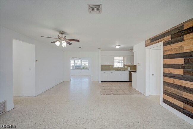 Building Photo - 220 Punta Alta Ct