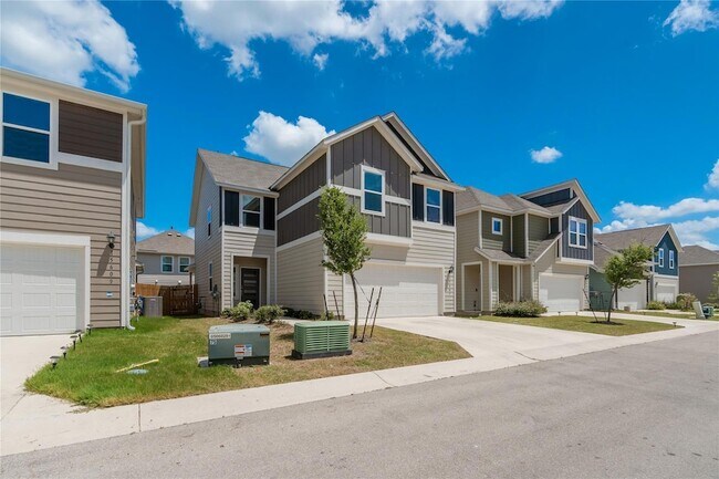 Building Photo - 15607 Ellinger Dr