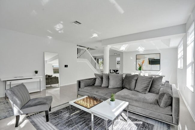 Building Photo - 16405 Diamond Head Dr