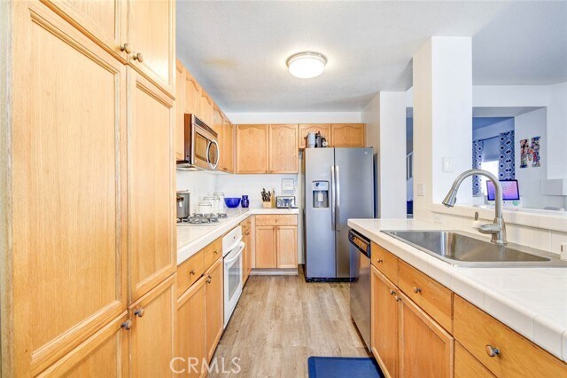 Building Photo - 744 N Siavohn Dr