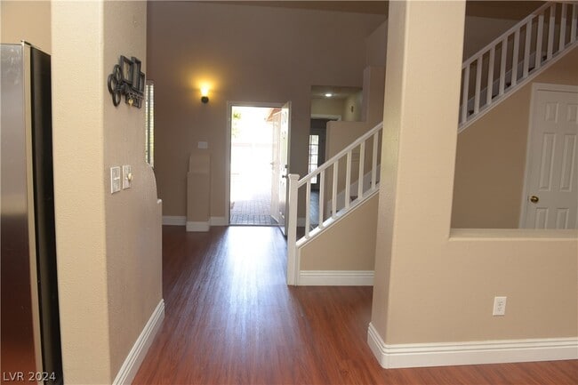 Building Photo - 6527 Tulip Garden Dr