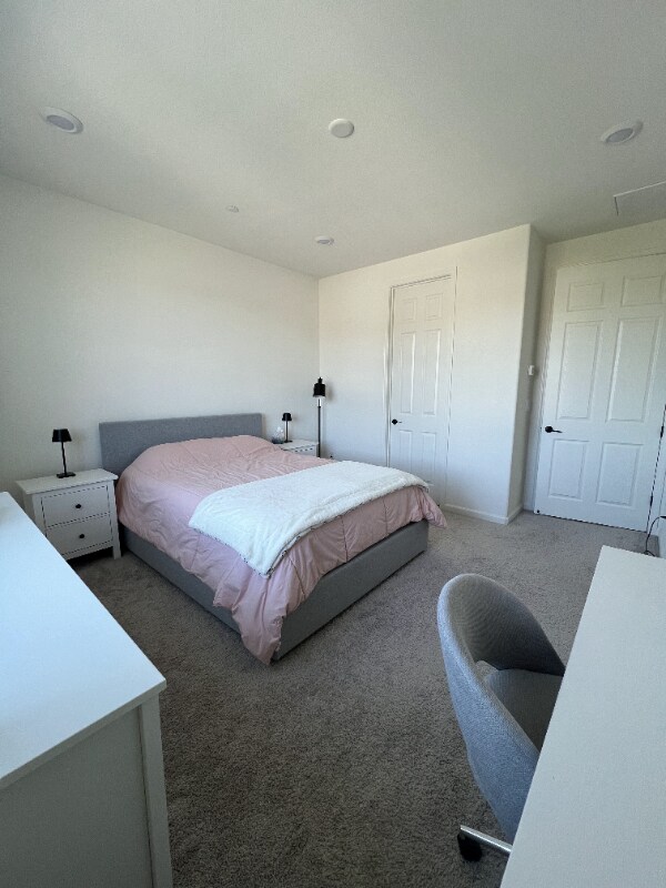 Building Photo - 32 Lesina Way