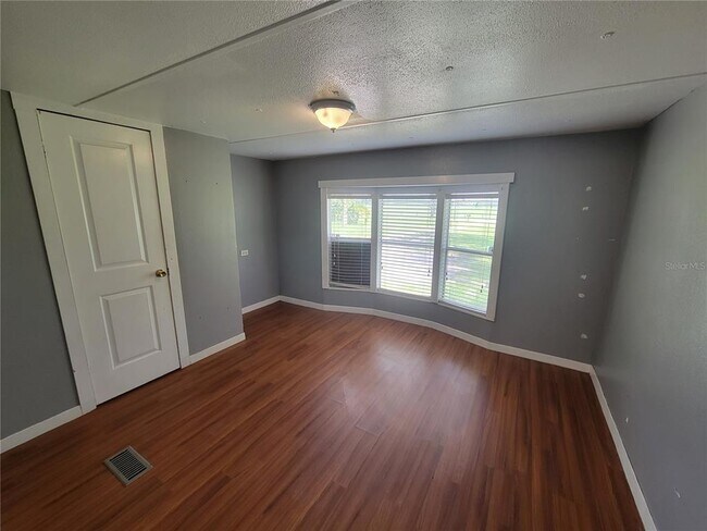 Building Photo - 40539 Enterprise Rd