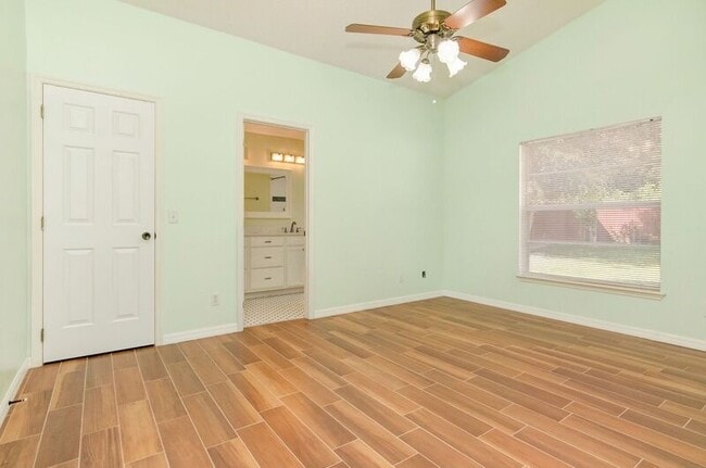 Building Photo - 9921 Dean Cove Ln