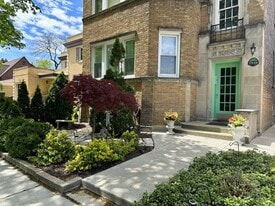 Building Photo - 5940 N Bernard St