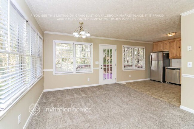 Building Photo - 2007 Laurel Cove