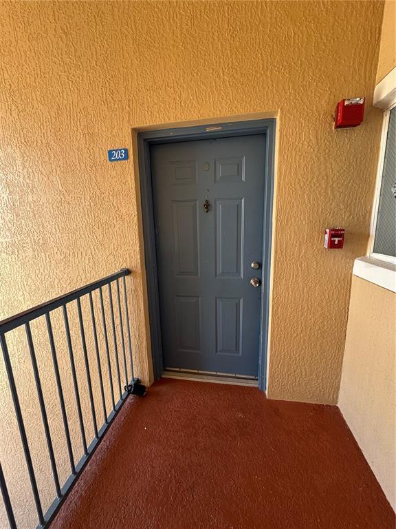 Building Photo - 495 Las Cortes Ln