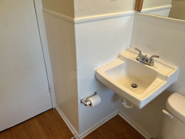 Building Photo - 1404 Bundrant Dr
