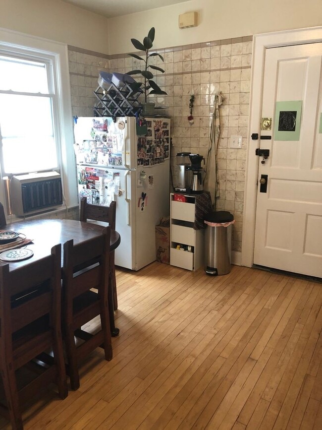 Building Photo - 3063 N Bremen St