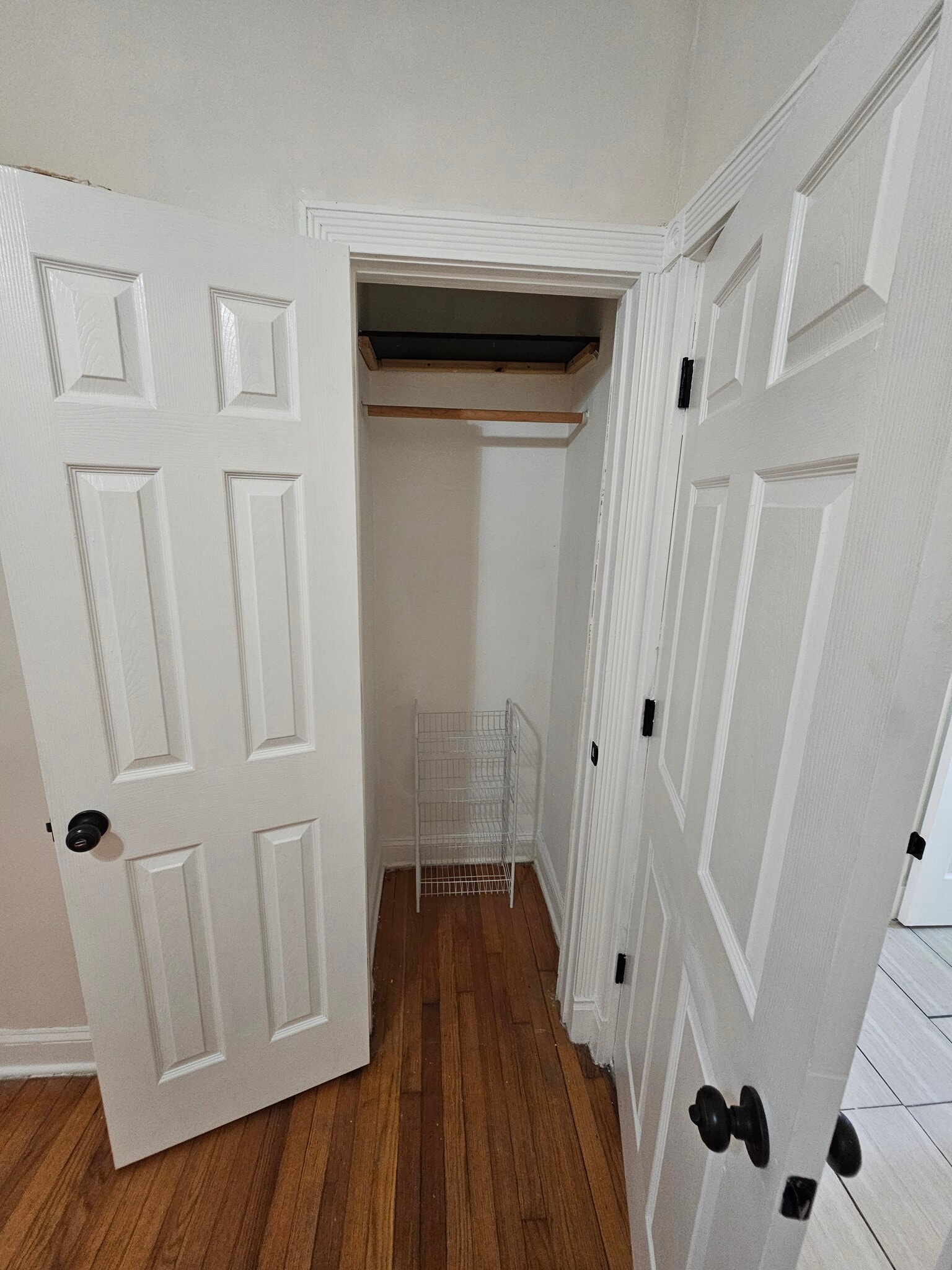 Building Photo - 719 S Central Park Ave