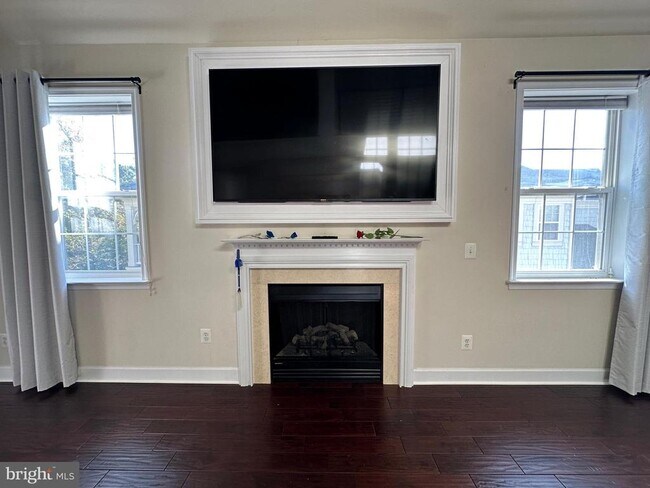 Building Photo - 13846 Greendale Dr