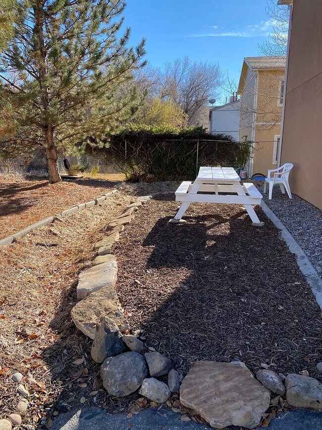 Building Photo - Riverbend Fourplex