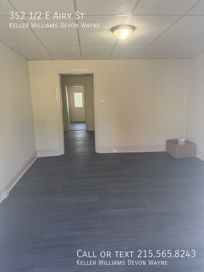 Building Photo - 352 1/2 E Airy St-