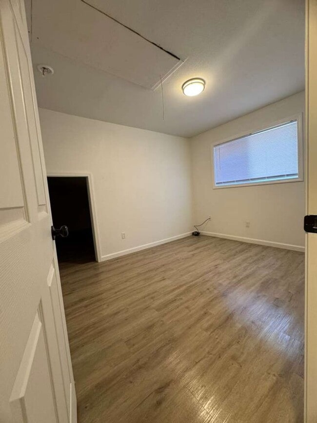 Building Photo - Ready to Move in... Do not miss this house !!!!